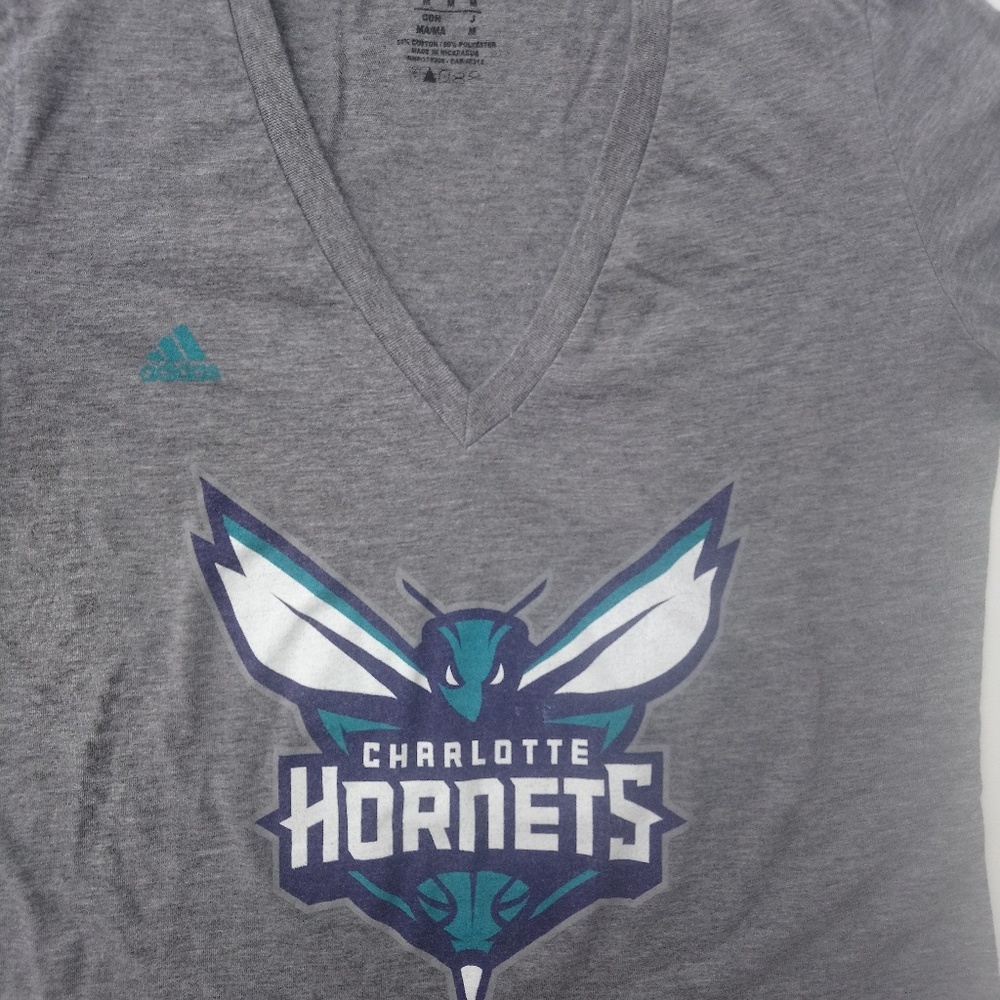 CHARLOTTE Hornets Addias women Meduim gray shirt